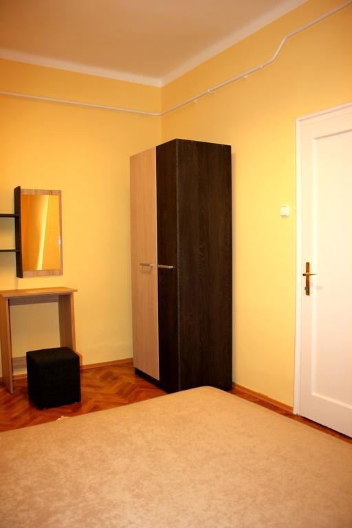 Veva Apartman - Eger Maganszallashely Exteriör bild