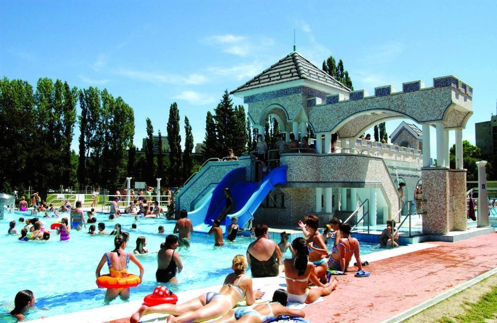 Veva Apartman - Eger Maganszallashely Exteriör bild